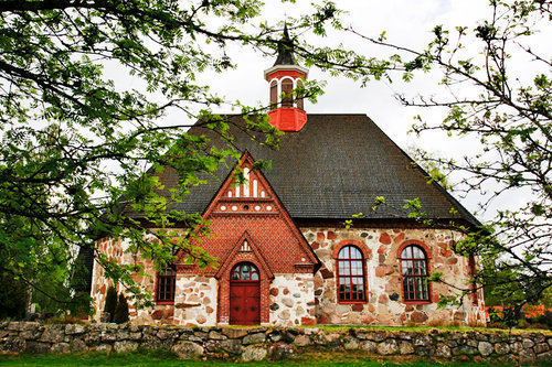 Hämeenlinna-Vanajan seurakunnan Rengon kirkko ulkoa